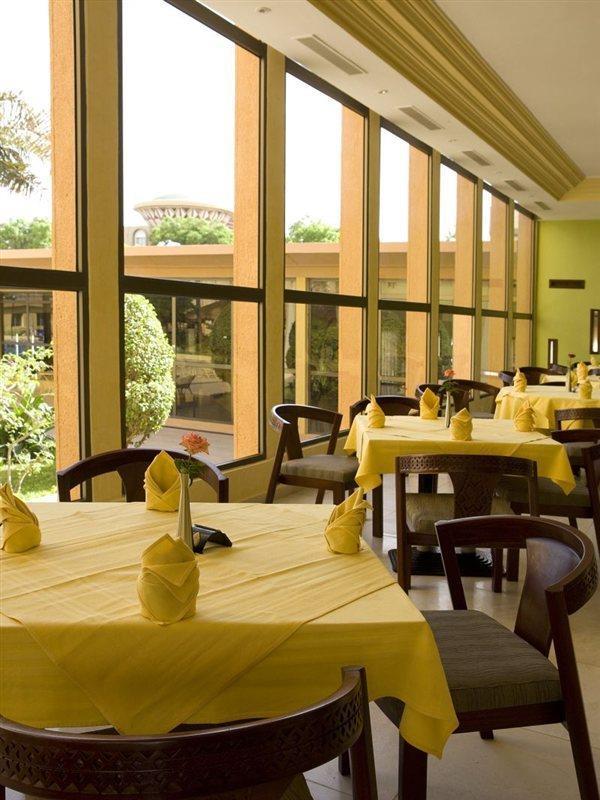 Azalai Hotel Independance واغادوغو المظهر الخارجي الصورة